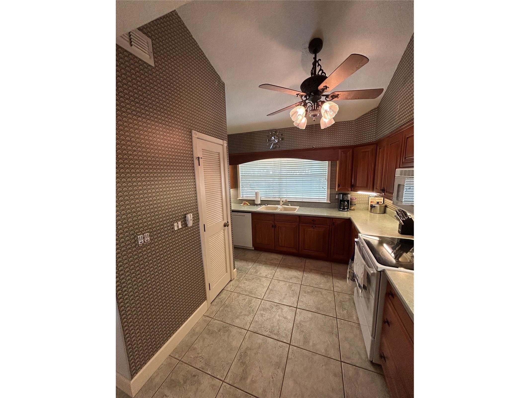 11001 SE Sunset Harbor Road #A04 Summerfield FL 34491 - LAKE WEIR GC538732 image4