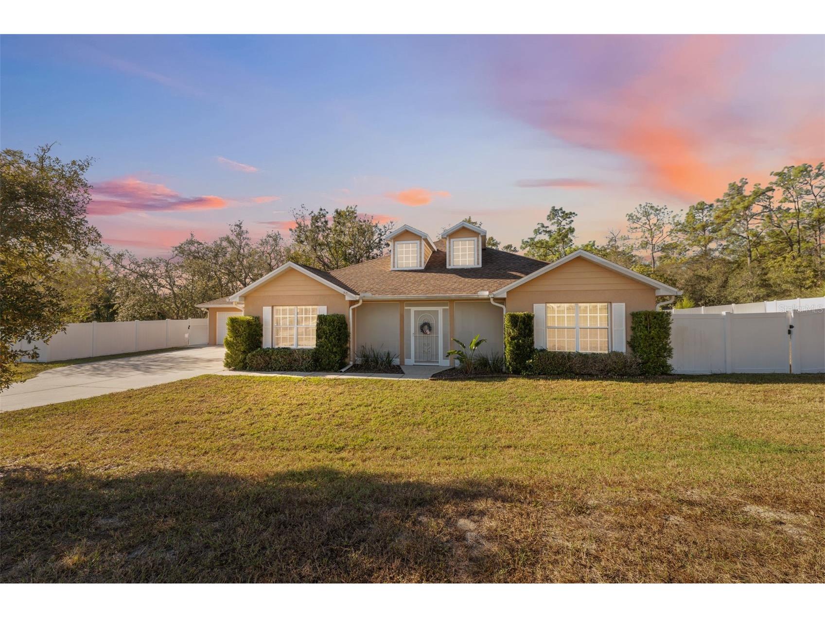11006 Canary Avenue Weeki Wachee FL 34613 W7880246 image1