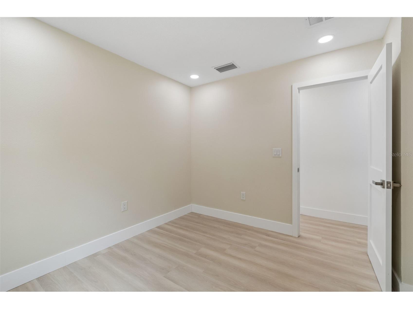 11006 N 61st Street Tampa FL 33617 TB8509089 image37