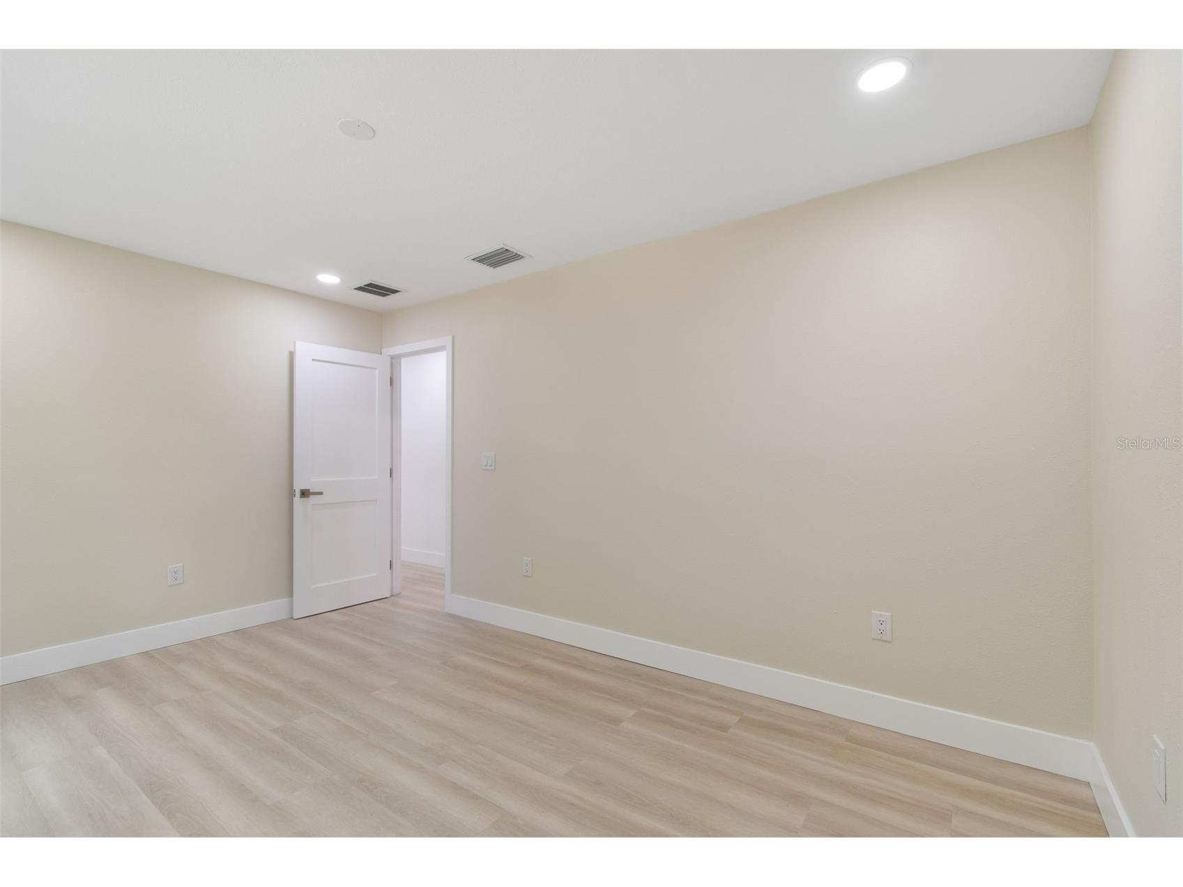 11006 N 61st Street Tampa FL 33617 TB8509089 image41