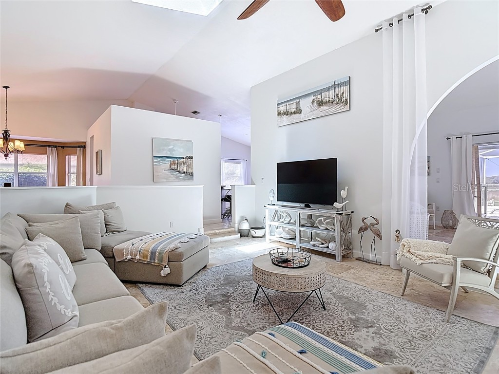 11009 Woodland Waters Boulevard Weeki Wachee FL 34613 - TOOKE SHORE LAKE TB8422112 image4