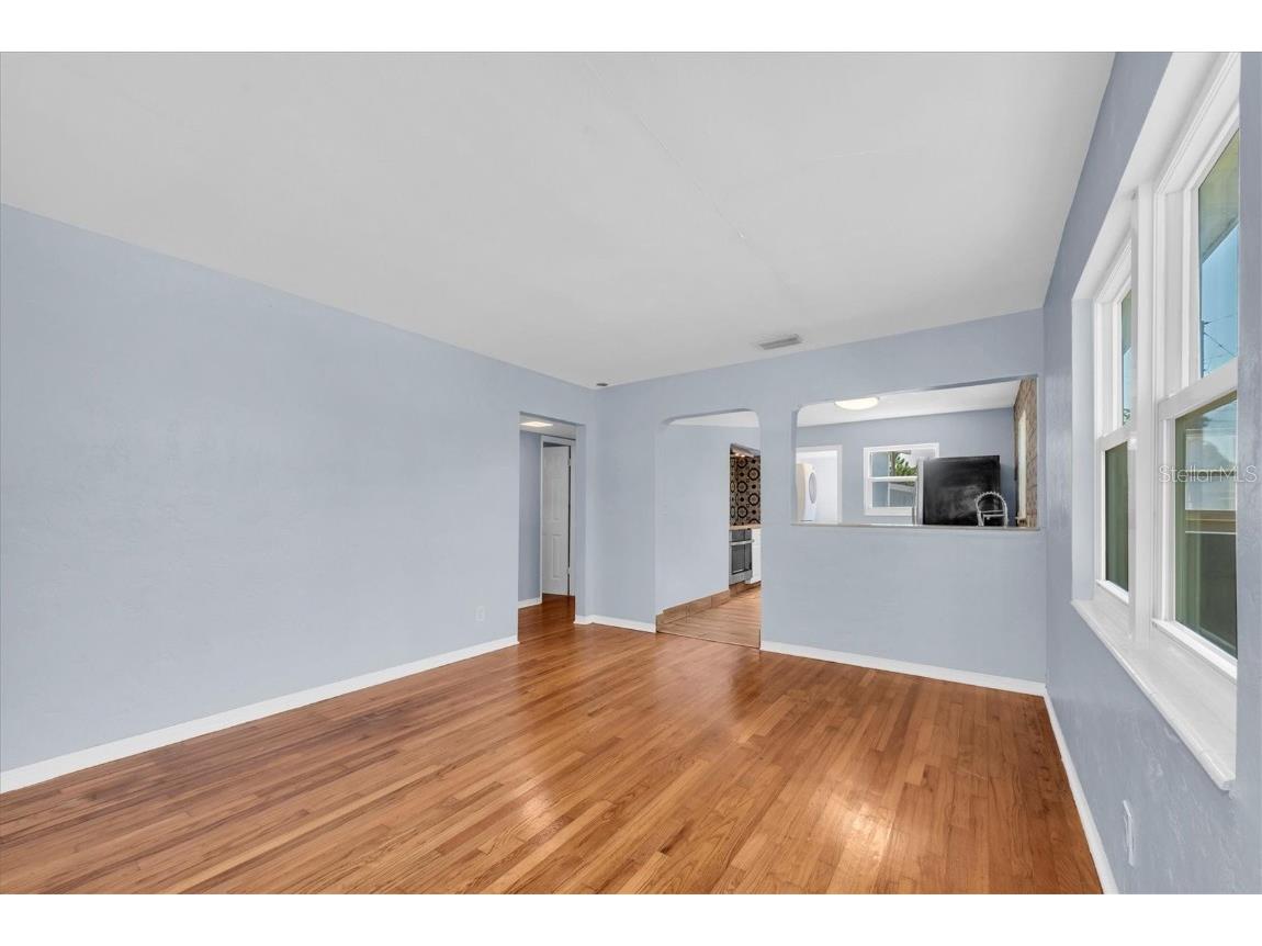 1101 28th Street N Saint Petersburg FL 33713 TB8420194 image4