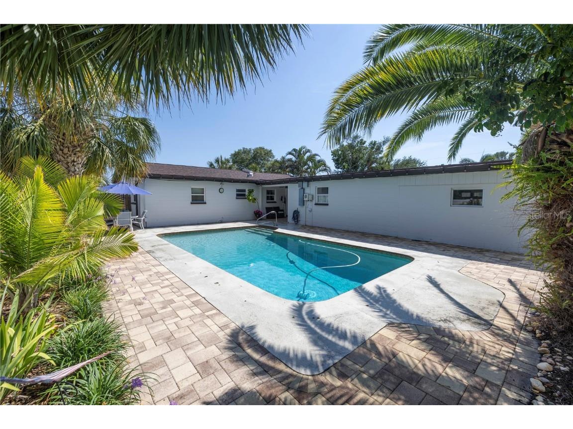 1101 39th Avenue NE Saint Petersburg FL 33703 TB8364400 image1