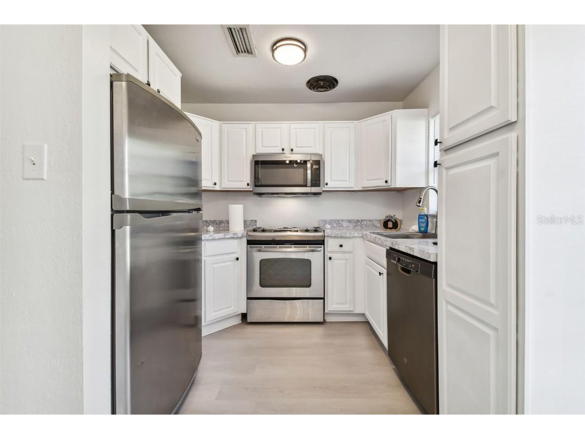 1101 75th Avenue N Saint Petersburg FL 33702 TB8441881 image17