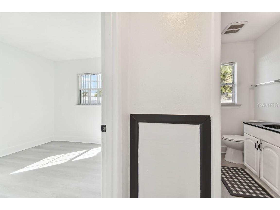 1101 75th Avenue N Saint Petersburg FL 33702 TB8441881 image29