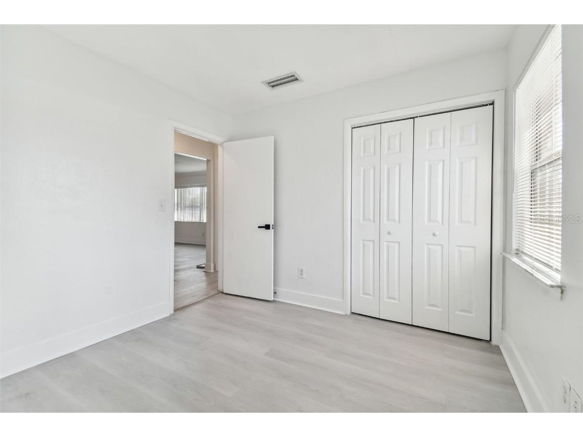 1101 75th Avenue N Saint Petersburg FL 33702 TB8441881 image33