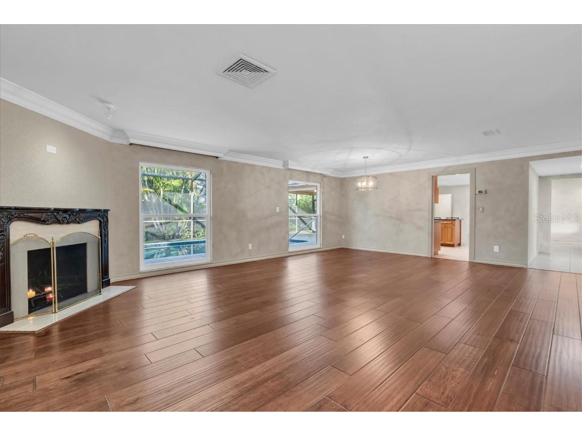 1101 87th Avenue N Saint Petersburg FL 33702 TB8442179 image15