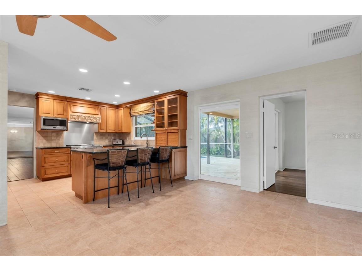 1101 87th Avenue N Saint Petersburg FL 33702 TB8442179 image21