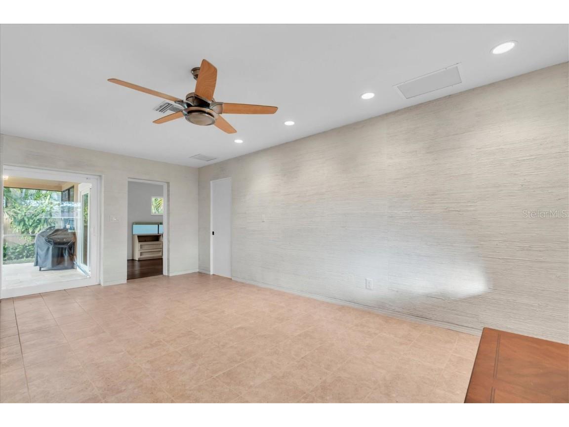 1101 87th Avenue N Saint Petersburg FL 33702 TB8442179 image27