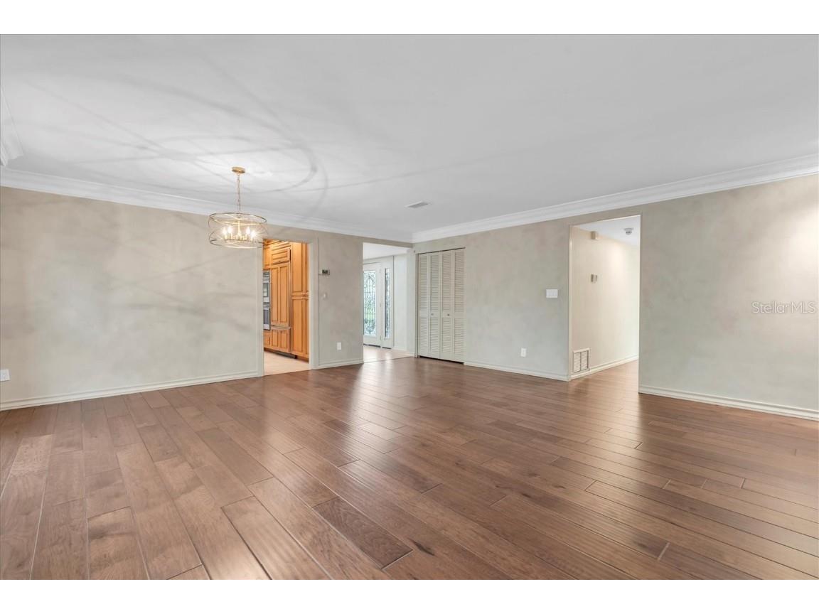 1101 87th Avenue N Saint Petersburg FL 33702 TB8442179 image29