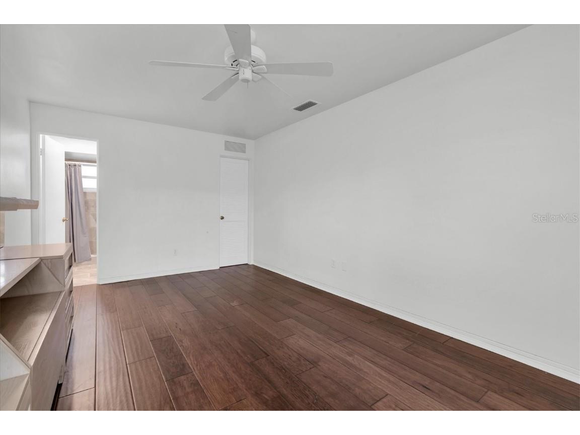 1101 87th Avenue N Saint Petersburg FL 33702 TB8442179 image41