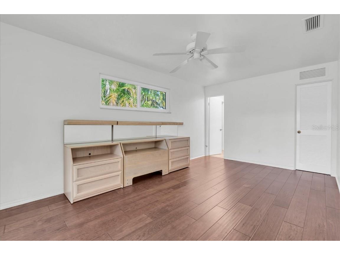 1101 87th Avenue N Saint Petersburg FL 33702 TB8442179 image43