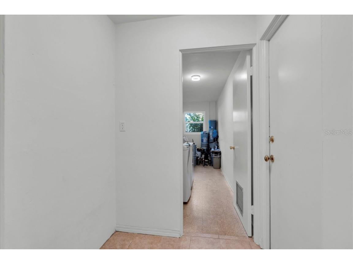 1101 87th Avenue N Saint Petersburg FL 33702 TB8442179 image50