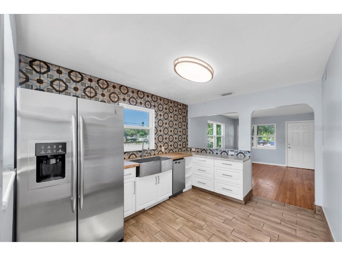 1101 A 28th Street N Saint Petersburg FL 33713 TB8445704 image4