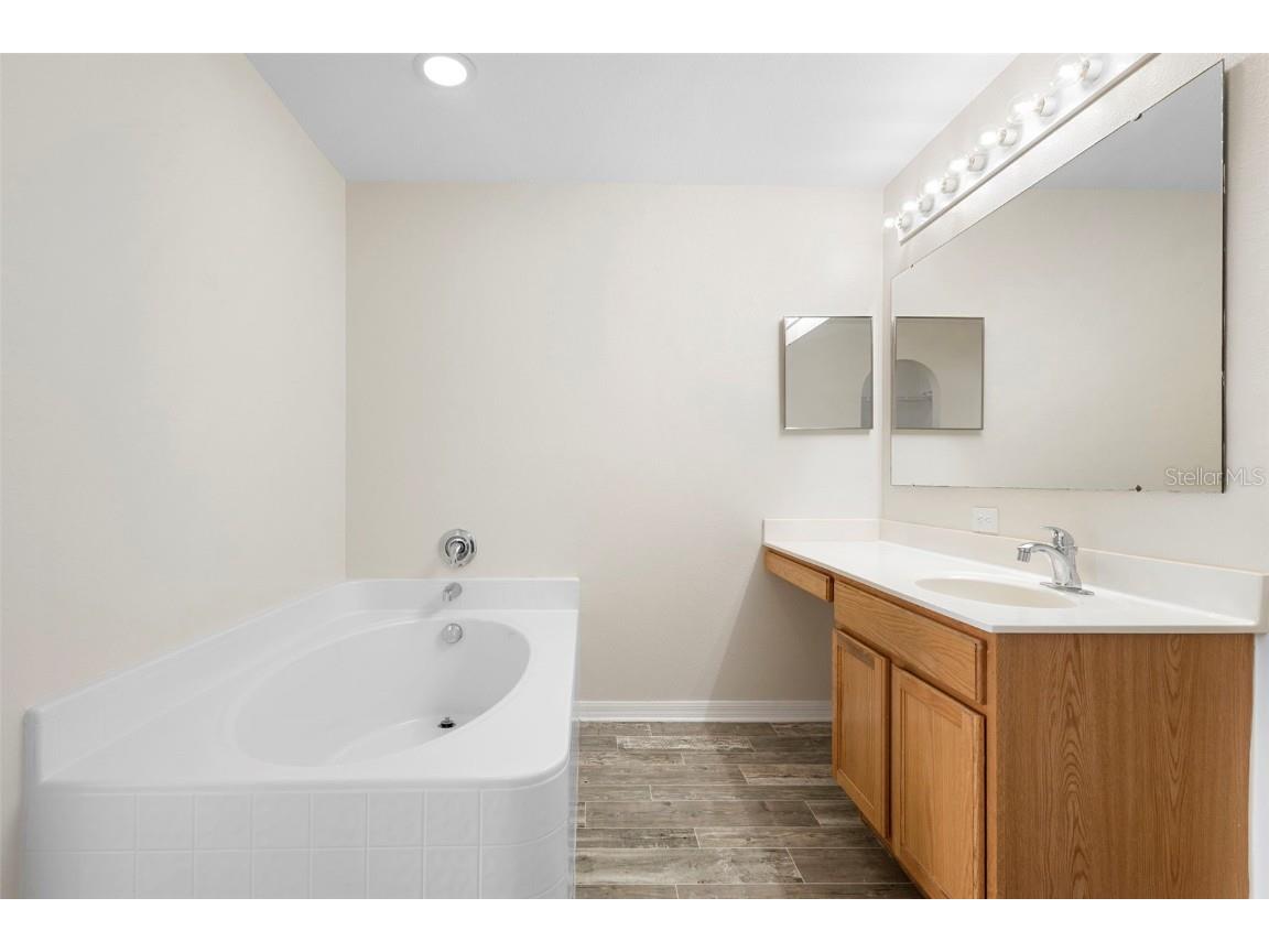 1101 Cambourne Drive Kissimmee FL 34758 V4945303 image24