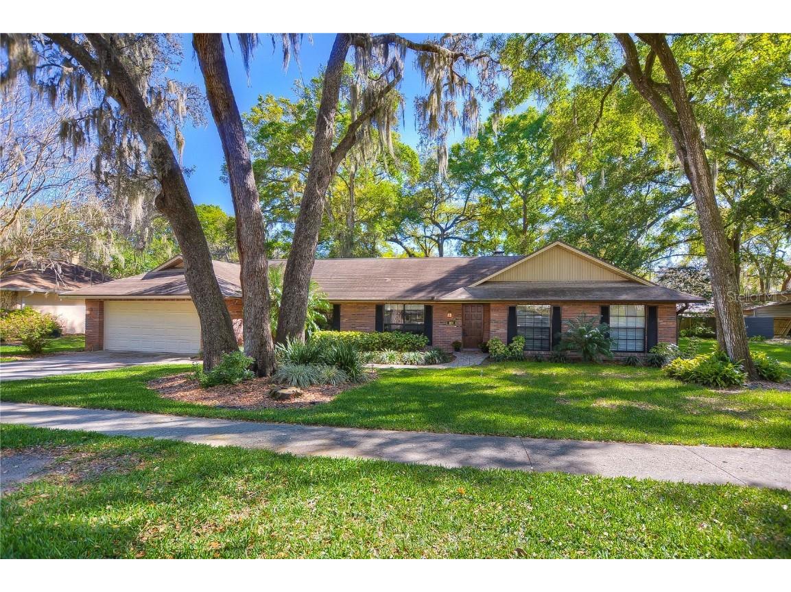 1101 Oakridge Manor Drive Brandon FL 33511 T3359457 image1
