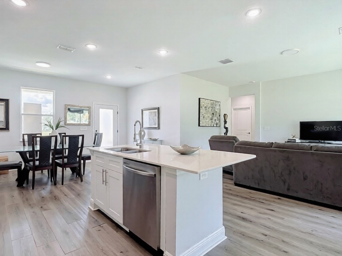 1101 Saint Tropez Court Kissimmee FL 34759 TB8525627 image4