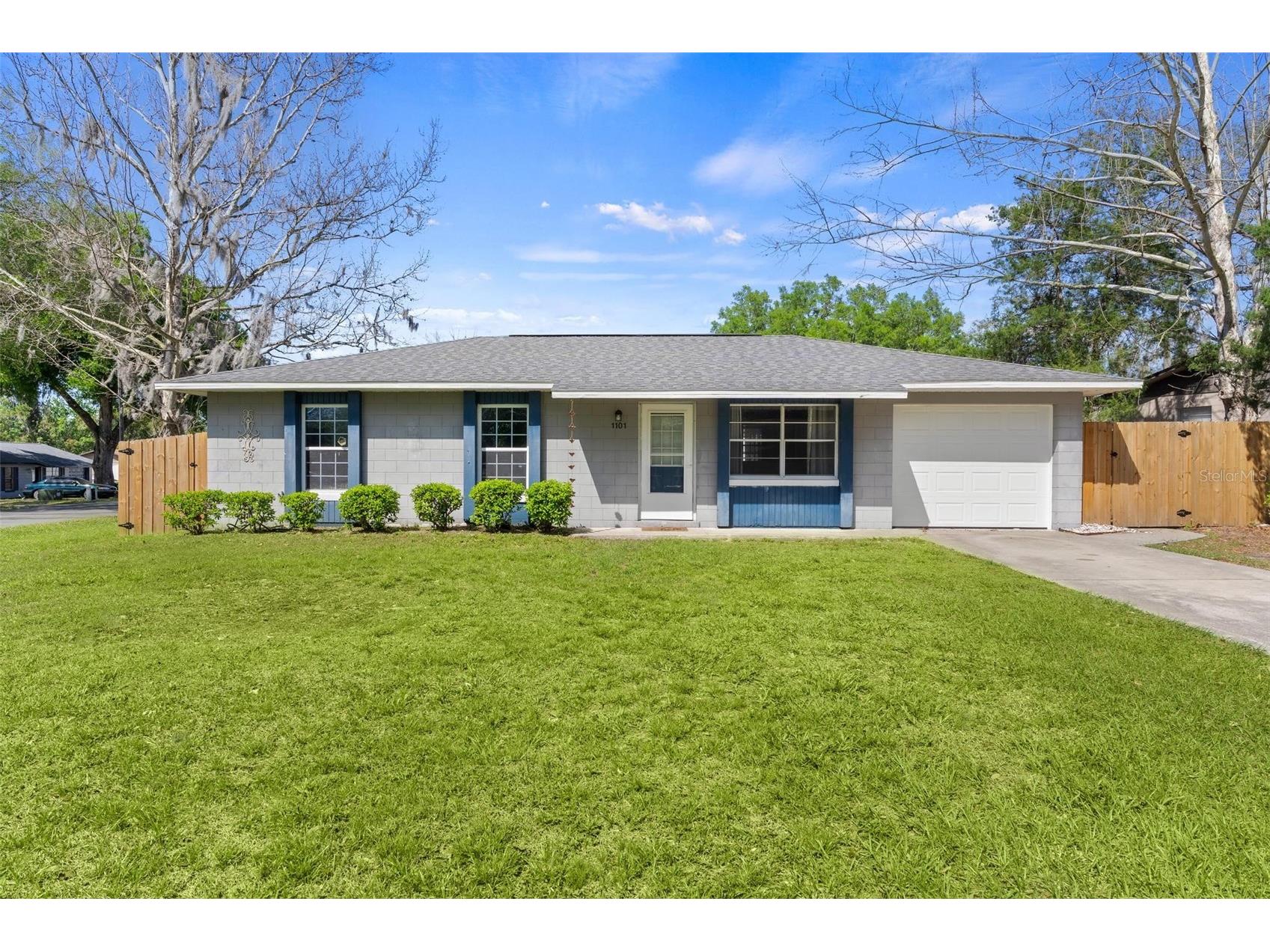 1101 Spruce Court Tavares FL 32778 G5110166 image1