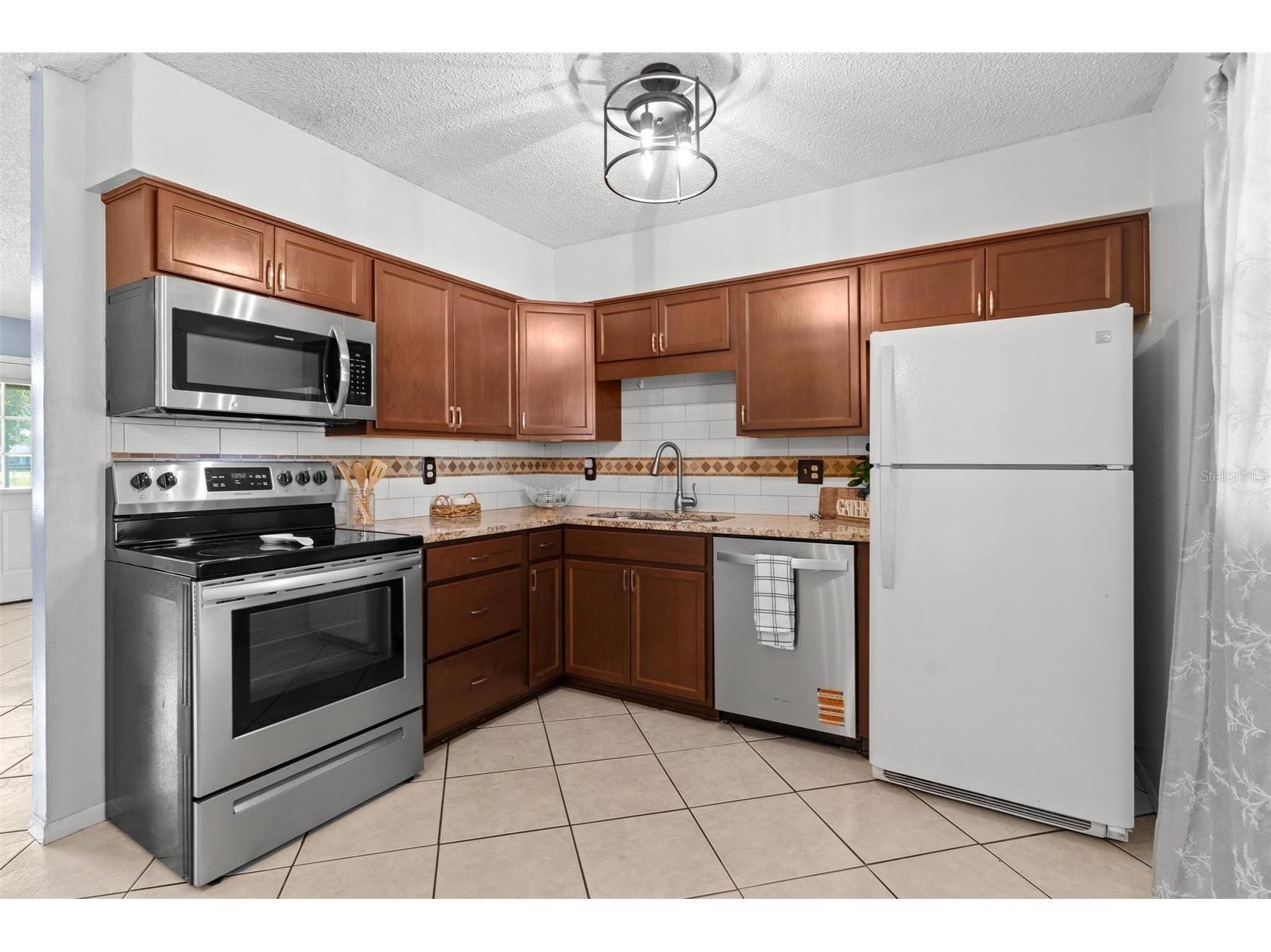 1101 Spruce Court Tavares FL 32778 G5110166 image3