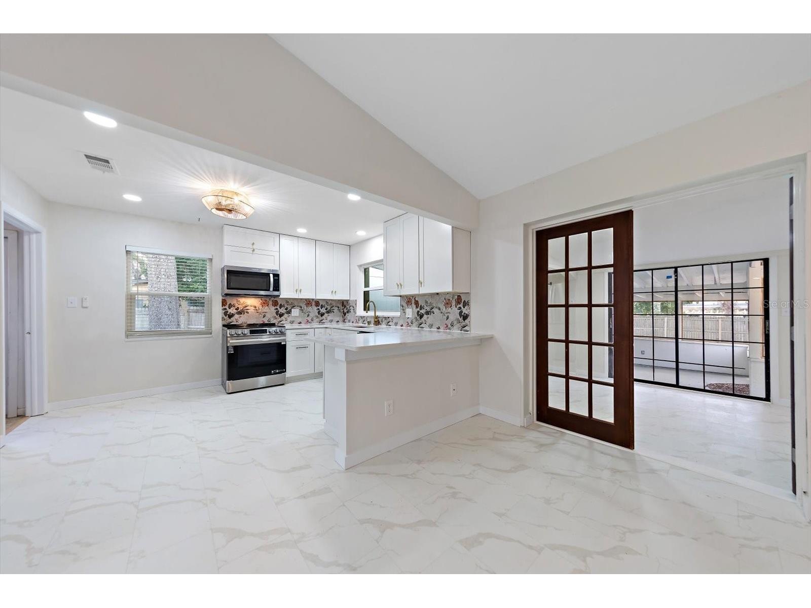 11012 52nd Avenue N Saint Petersburg FL 33708 TB8502694 image14