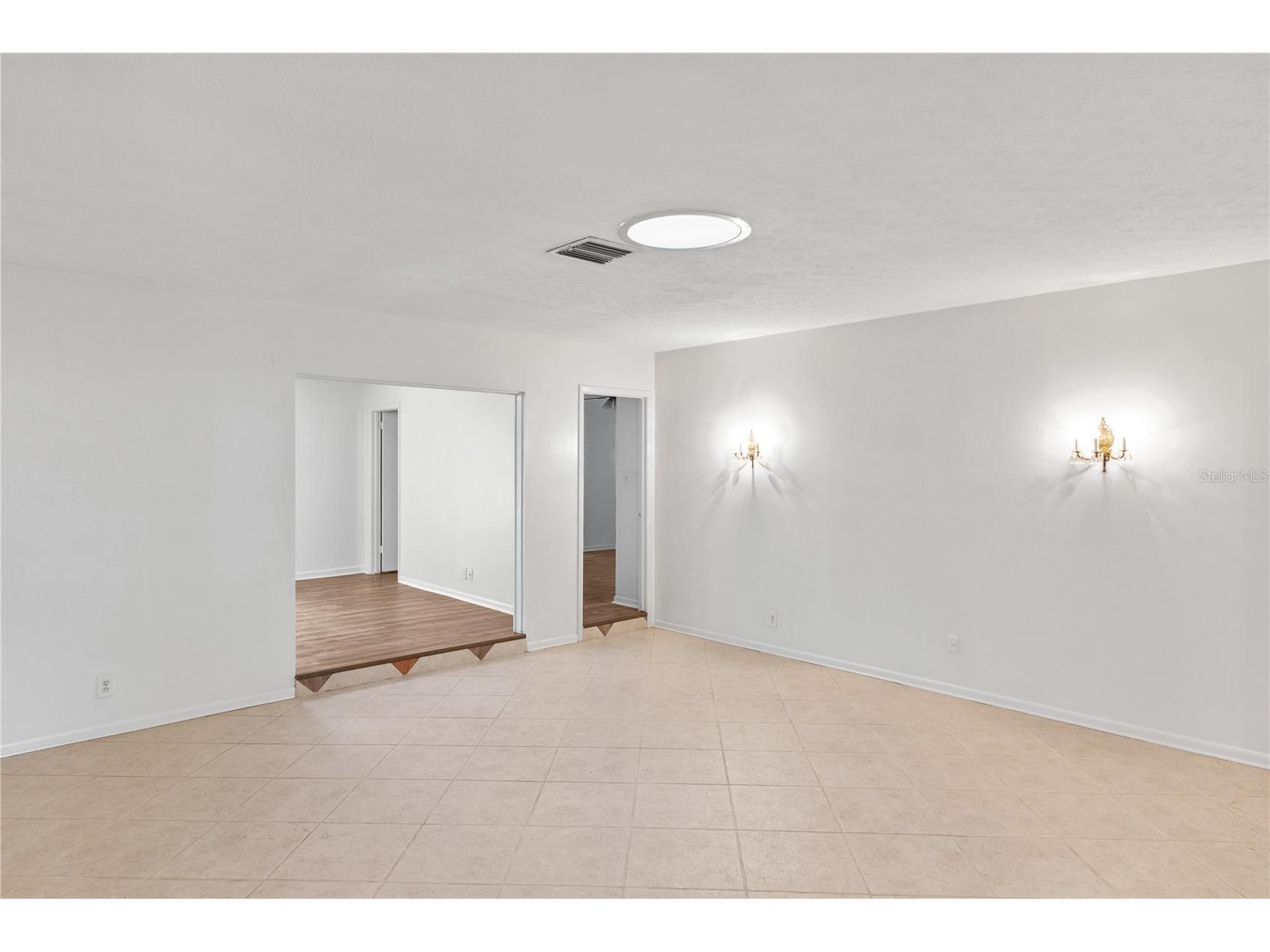 11016 Saginaw Drive Tampa FL 33617 TB8523485 image9