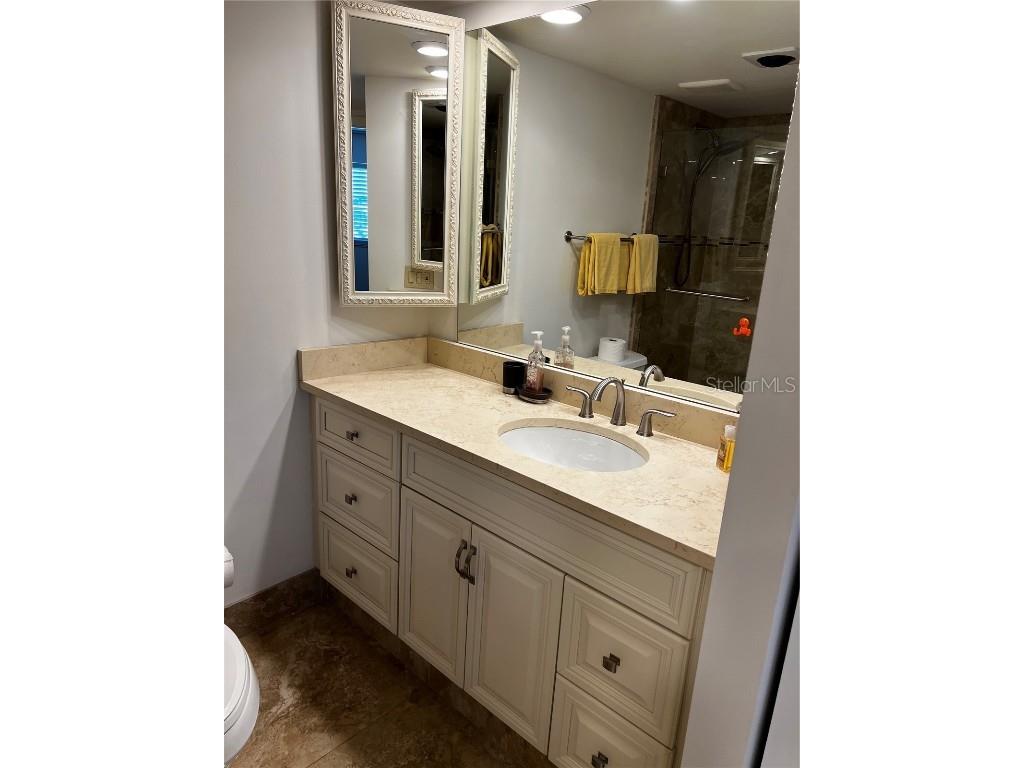 1102 Ben Franklin Drive #514 Sarasota FL 34236 A4431393 image15