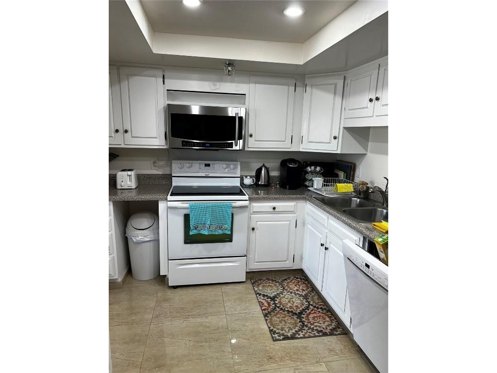 1102 Ben Franklin Drive #514 Sarasota FL 34236 A4431393 image7