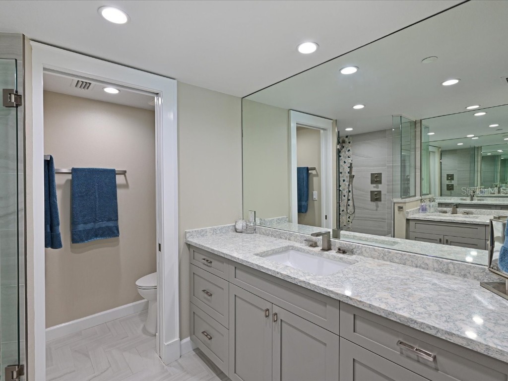 1102 Benjamin Franklin Drive #310 Sarasota FL 34236 A4658677 image23