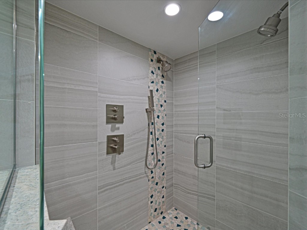 1102 Benjamin Franklin Drive #310 Sarasota FL 34236 A4658677 image25