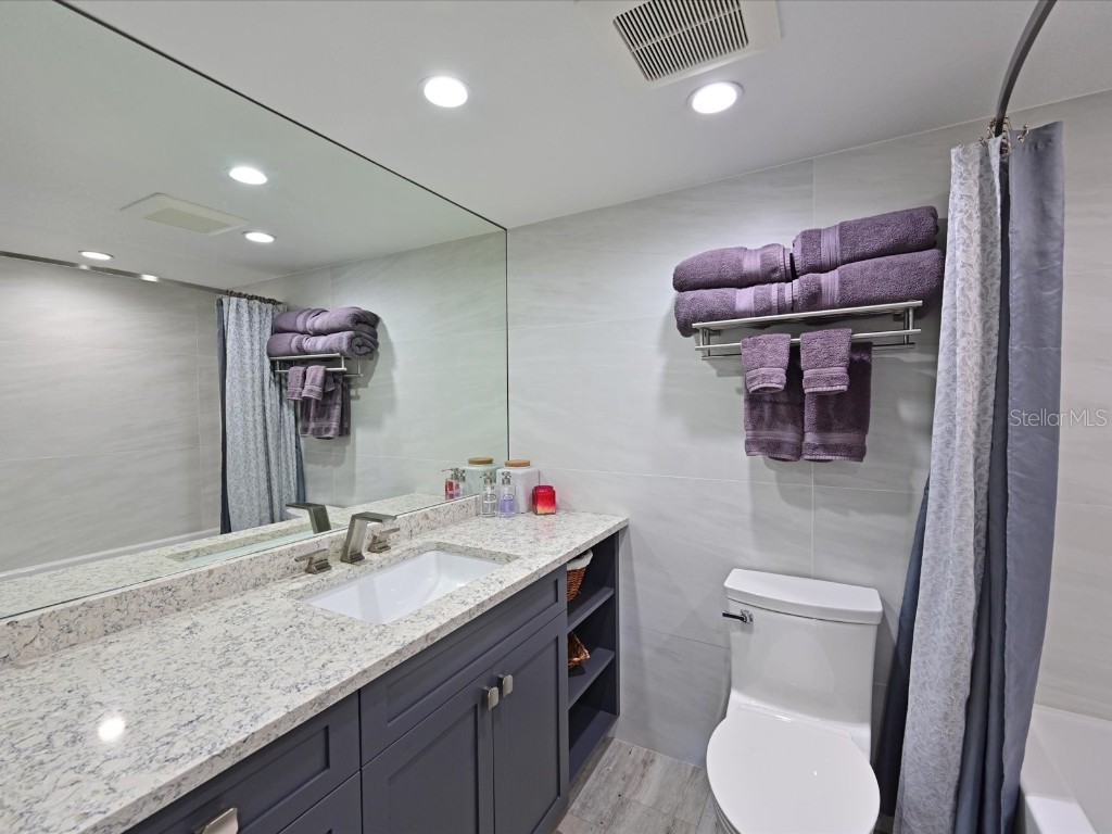 1102 Benjamin Franklin Drive #310 Sarasota FL 34236 A4658677 image30