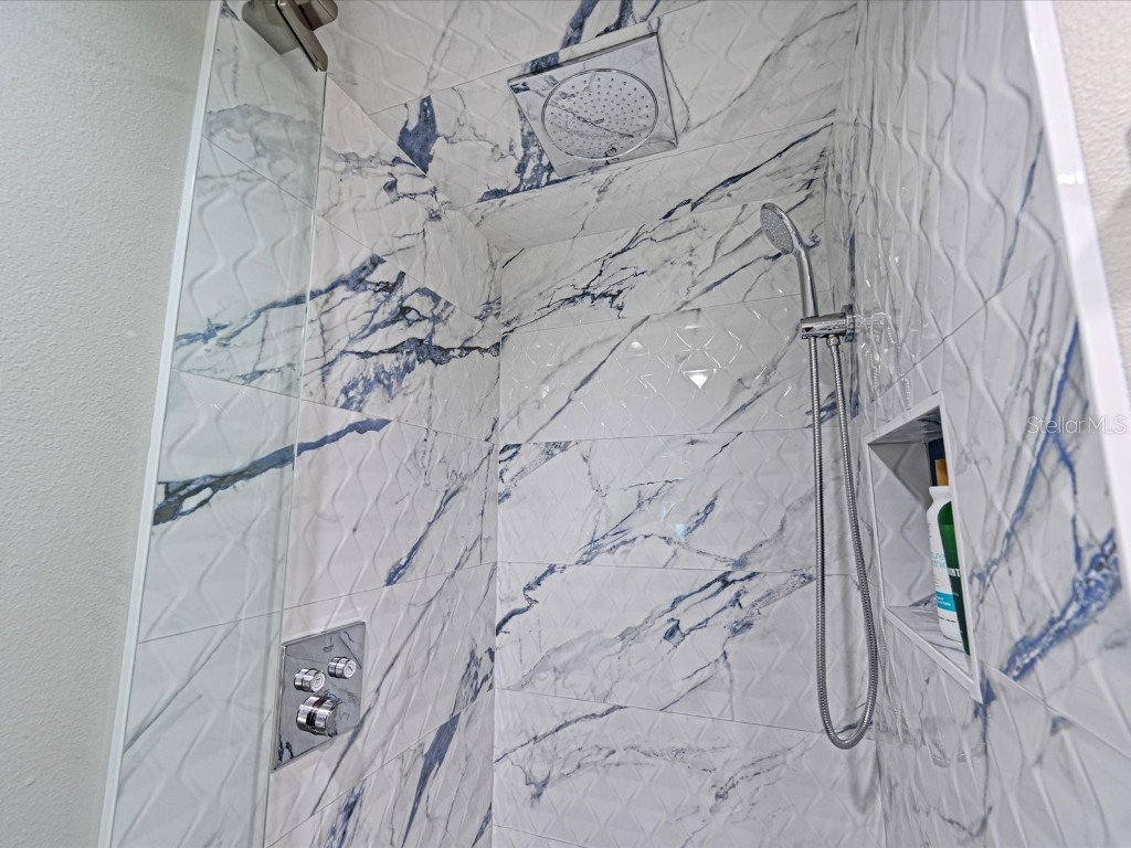 1102 Benjamin Franklin Drive #310 Sarasota FL 34236 A4658677 image35