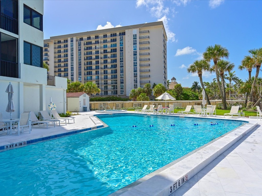 1102 Benjamin Franklin Drive #310 Sarasota FL 34236 A4658677 image48