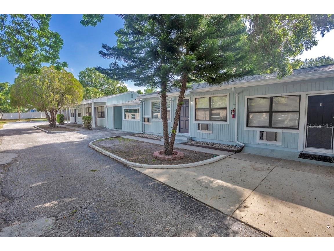 1102 Sunset Point Road #5 Clearwater FL 33755 U8209886 image1