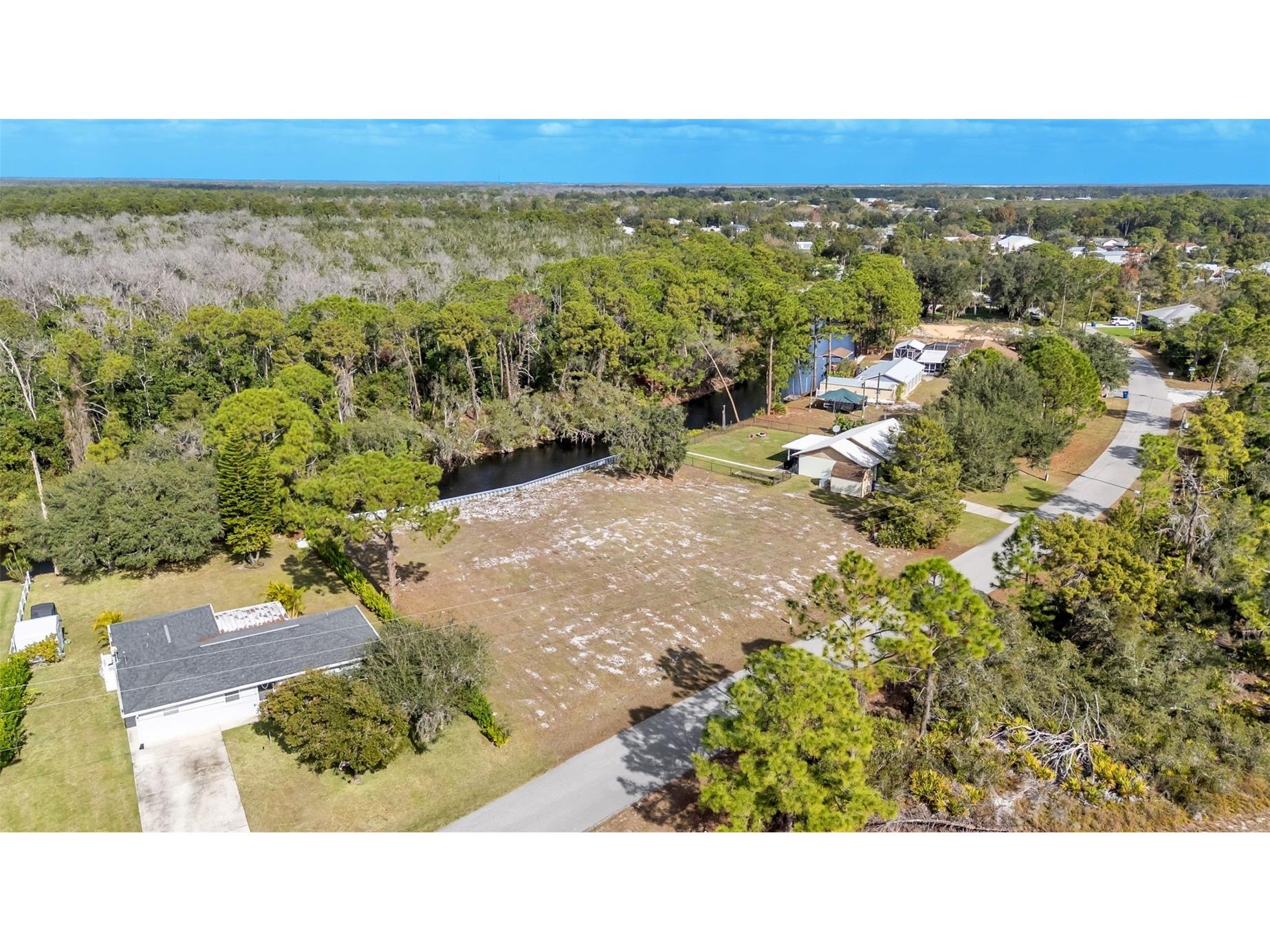 1102 Sycamore Street Lake Placid FL 33852 - LAKE JUNE IN THE WATER L4958168 image3