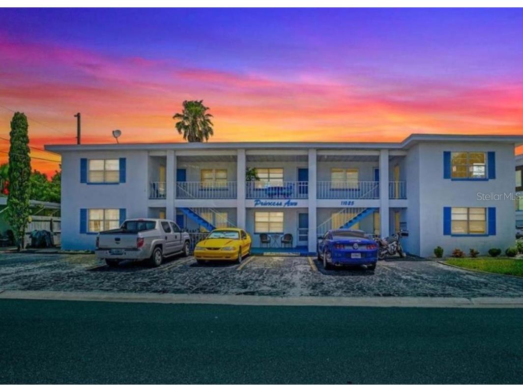 11025 2nd Street E #9 Treasure Island FL 33706 A4675461 image1