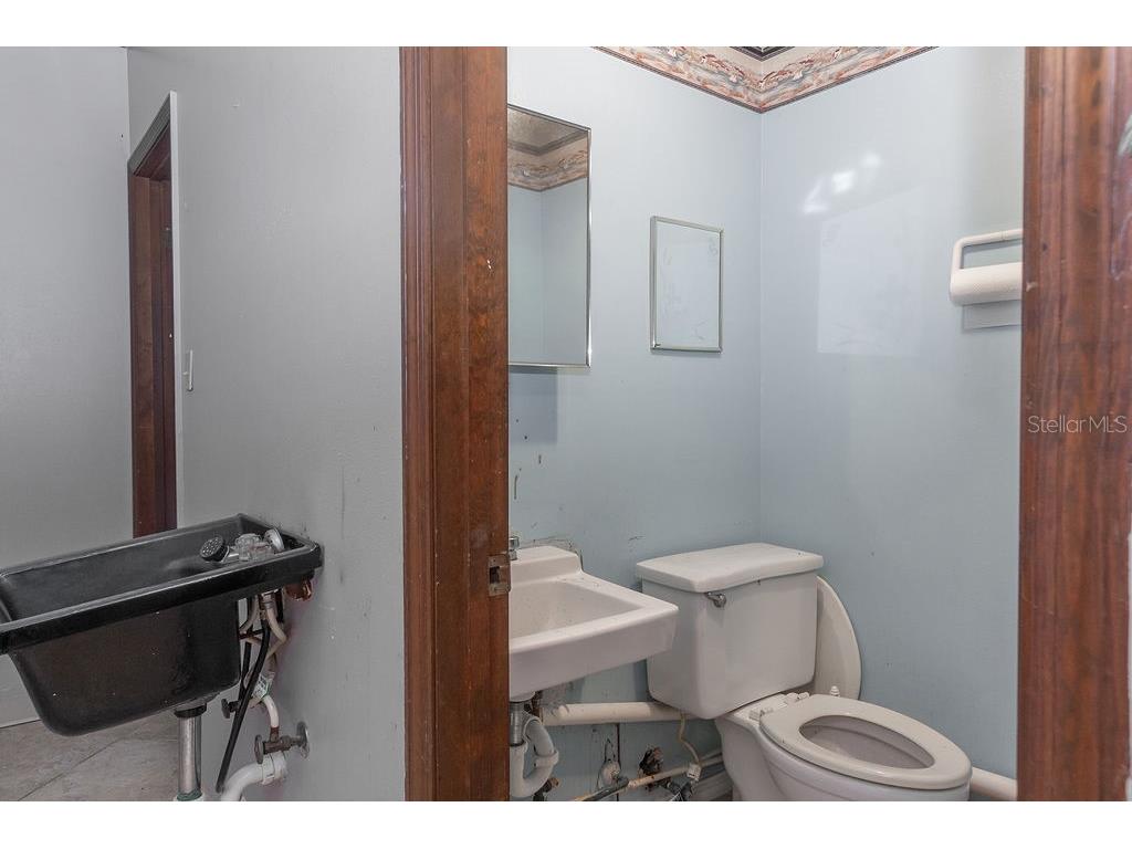 1103 S Woodland Boulevard Deland FL 32720 V4946223 image11