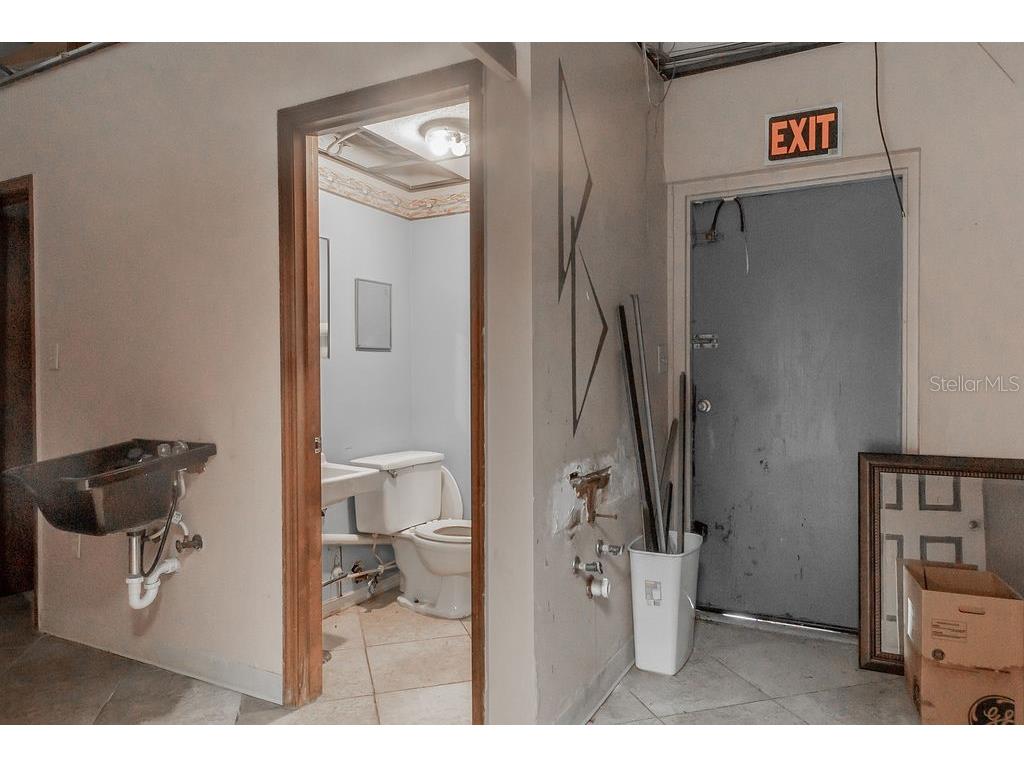 1103 S Woodland Boulevard Deland FL 32720 V4946223 image9