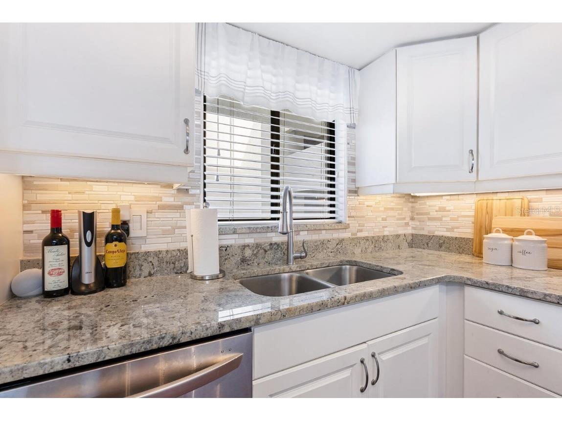 1104 Benjamin Franklin Drive #515 Sarasota FL 34236 - GULF OF MEXICO A4673918 image8