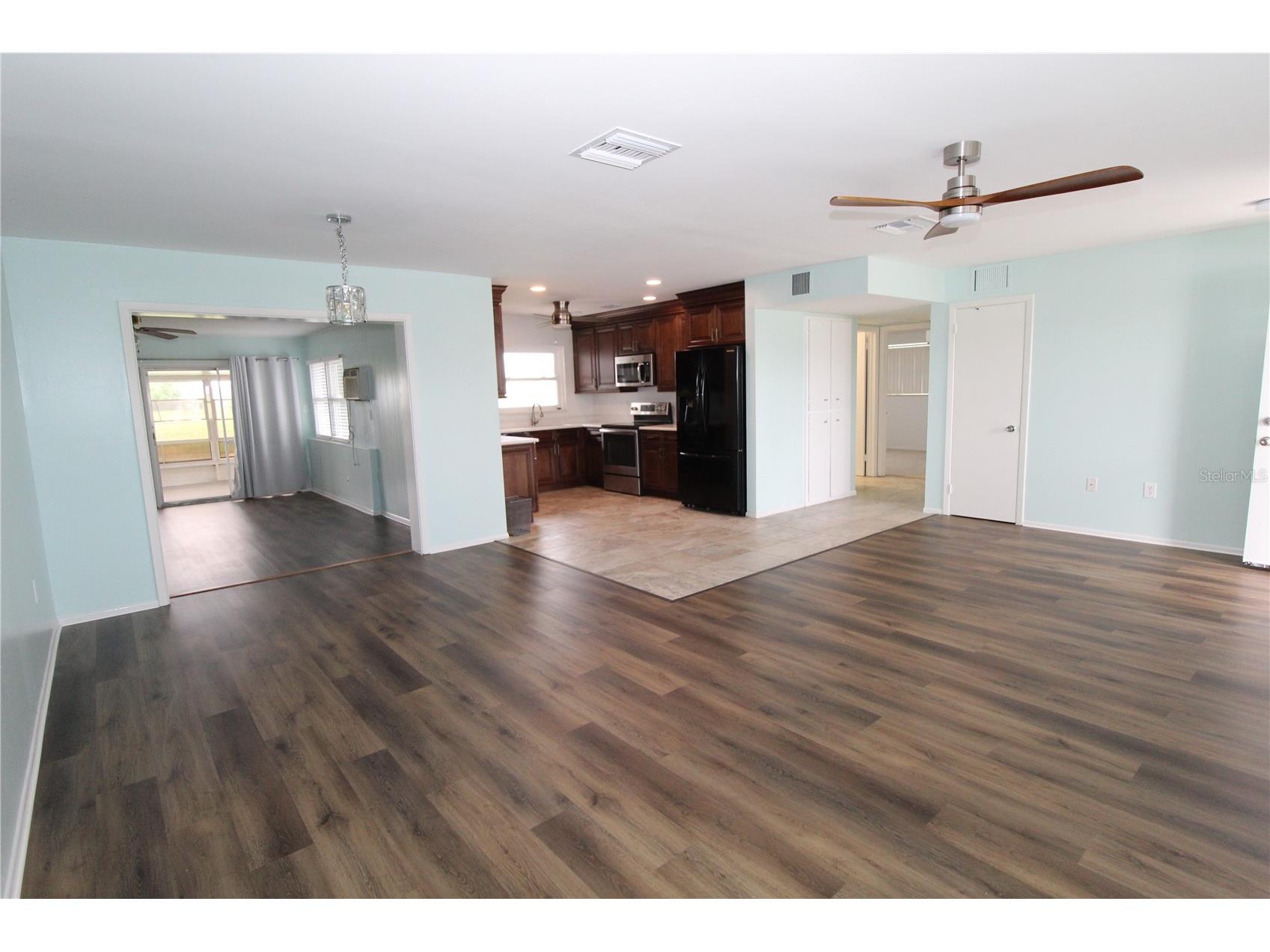 1104 Desert Hills Drive Sun City Center FL 33573 TB8508581 image3