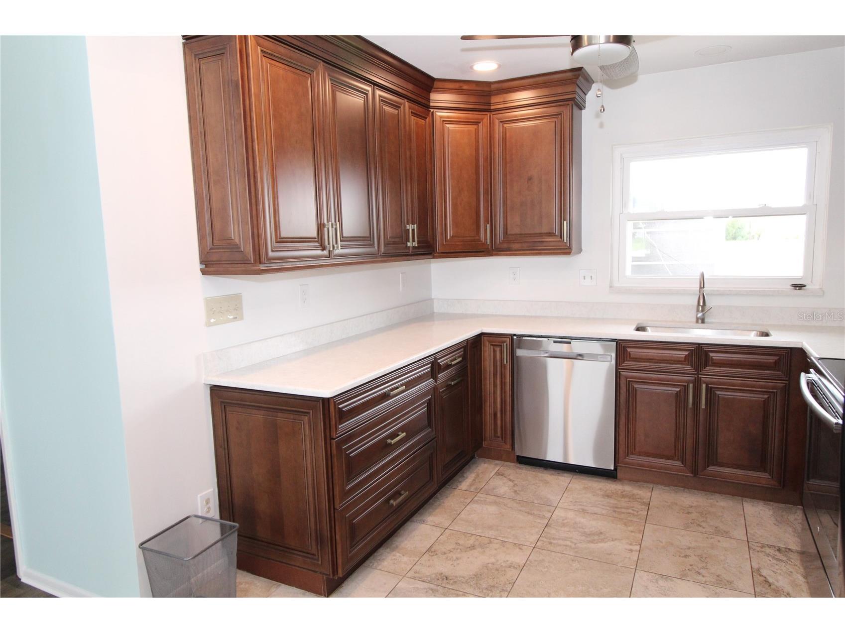 1104 Desert Hills Drive Sun City Center FL 33573 TB8508581 image6