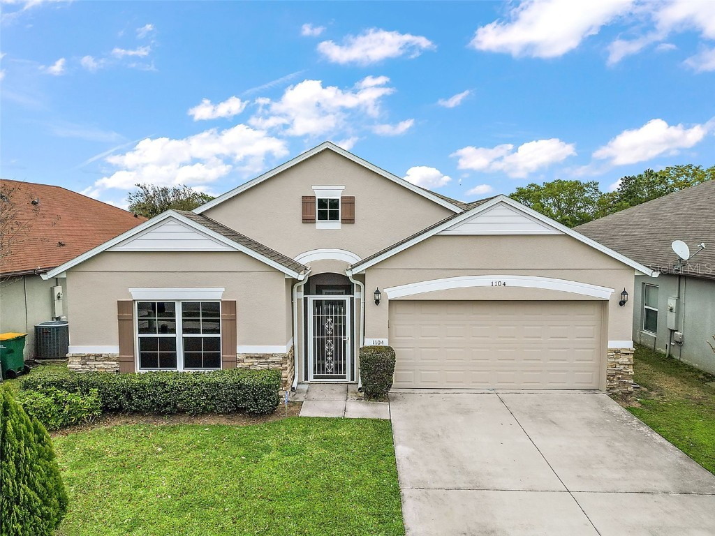 1104 Kellogg Drive Tavares FL 32778 - LAKE SAUNDERS G5079348 image1