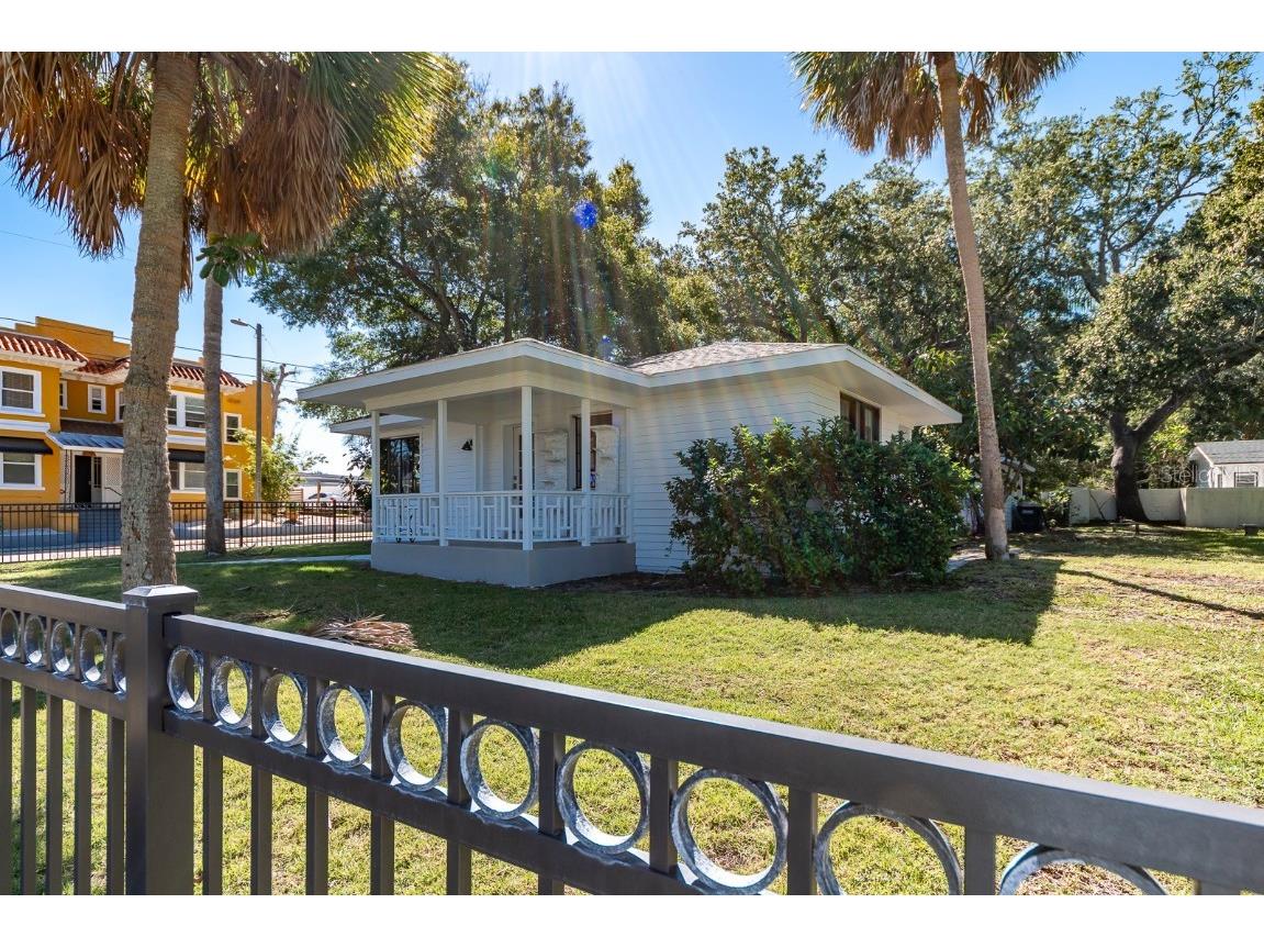 1104 N Osceola Avenue Clearwater FL 33755 U8231289 image1