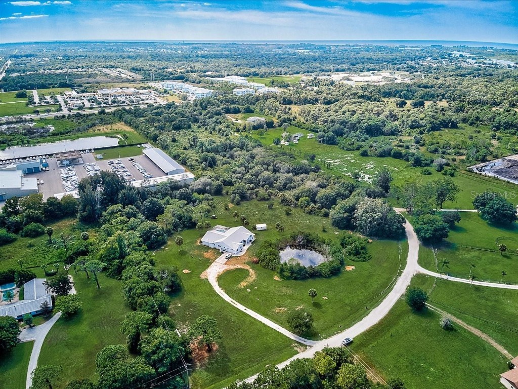 1104 Twin Laurel Boulevard Nokomis FL 34275 N6138601 image2