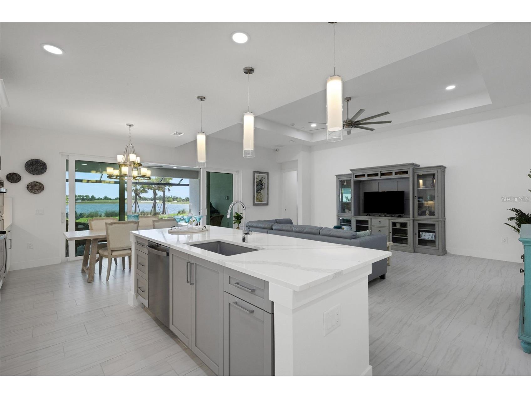 1104 Waterline Court Sarasota FL 34240 A4689875 image12