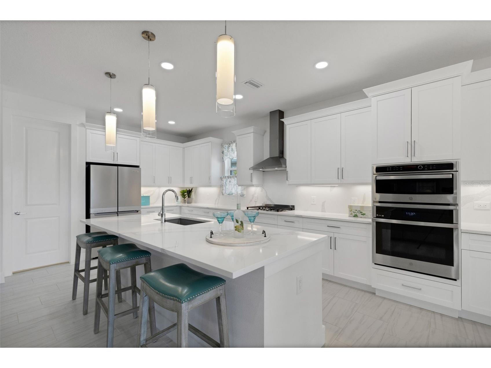 1104 Waterline Court Sarasota FL 34240 A4689875 image14