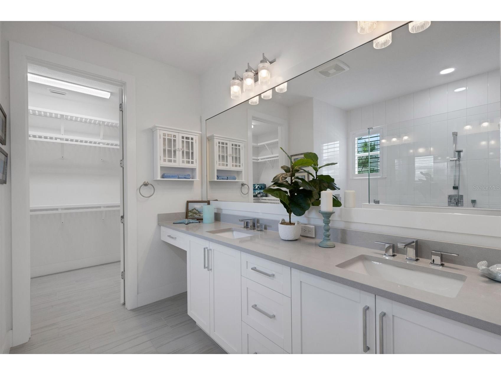 1104 Waterline Court Sarasota FL 34240 A4689875 image22