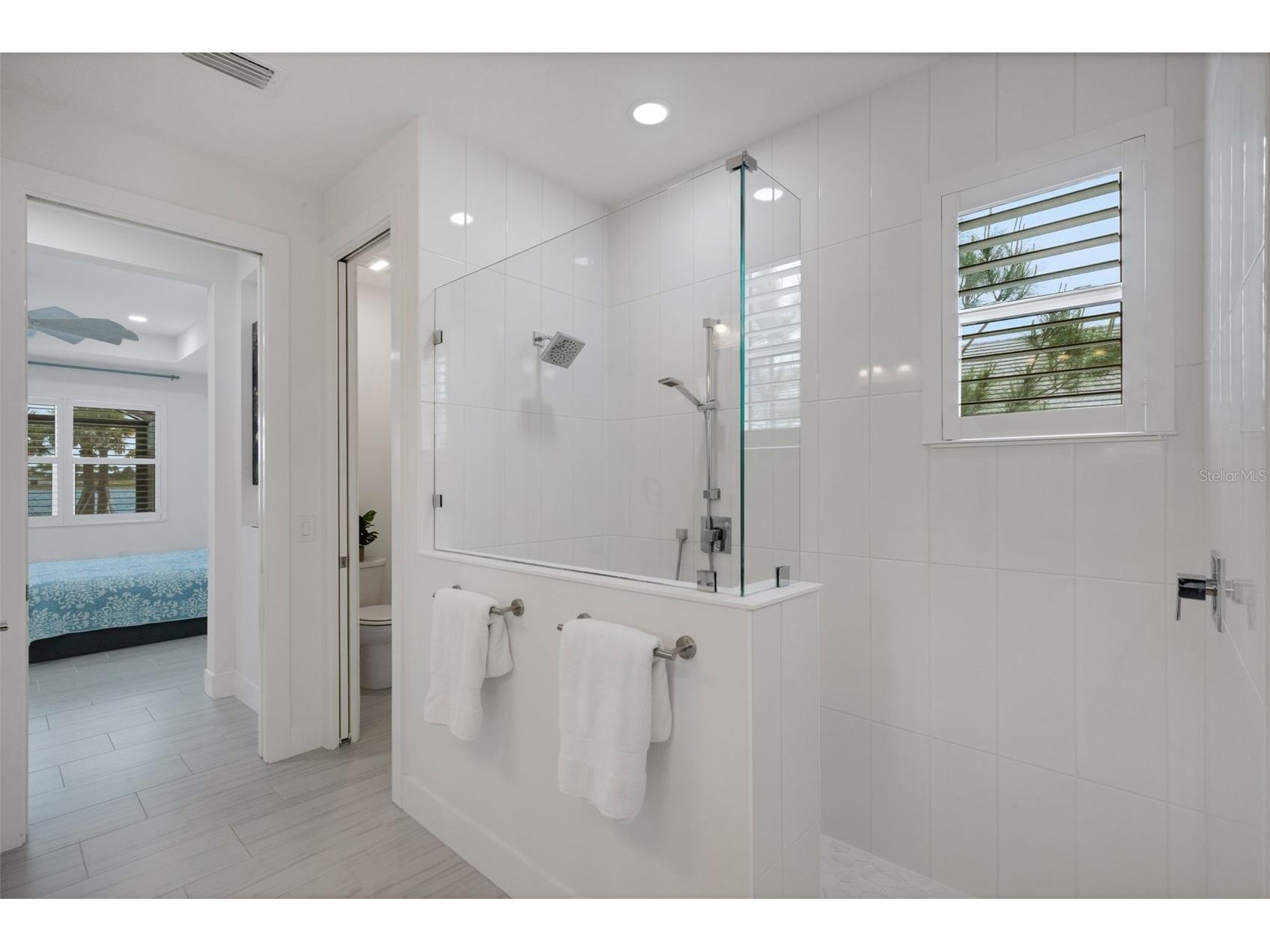 1104 Waterline Court Sarasota FL 34240 A4689875 image25