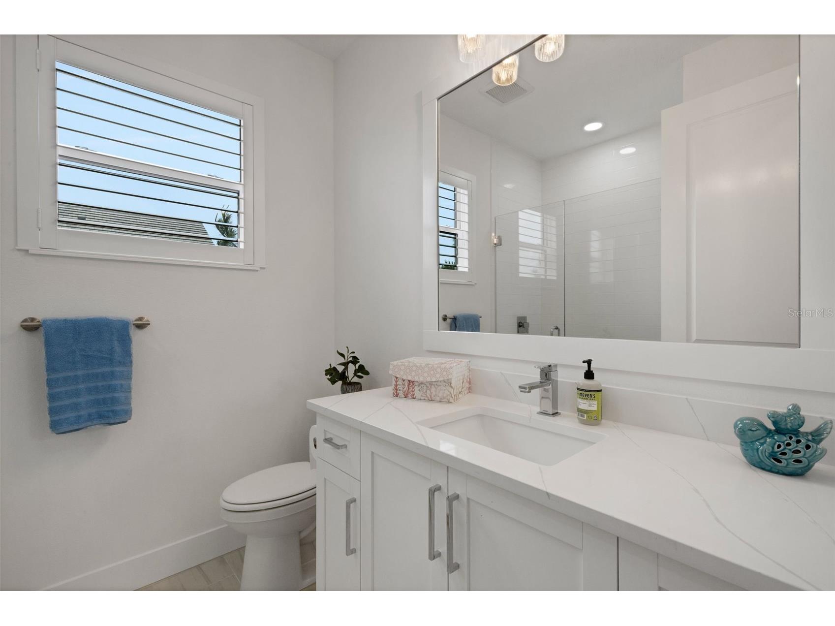 1104 Waterline Court Sarasota FL 34240 A4689875 image32