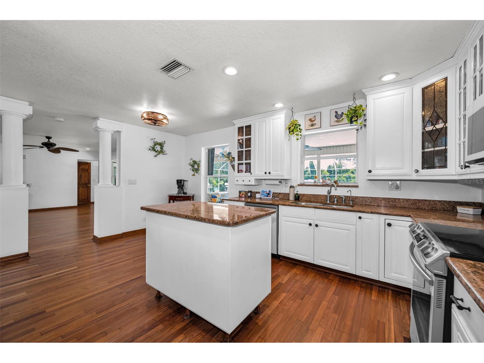 11046 Lakeview Drive New Port Richey FL 34654 W7885932 image18