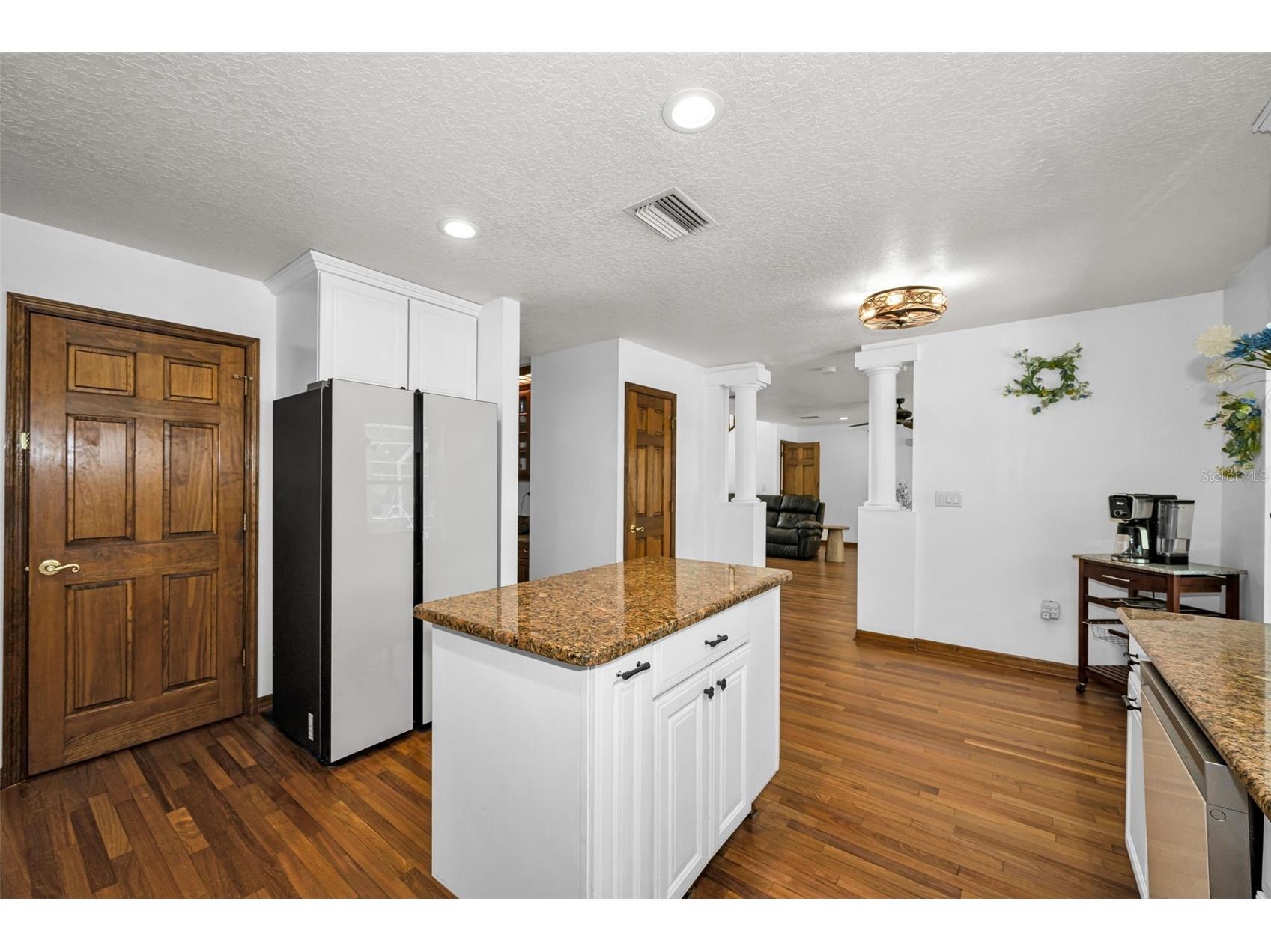 11046 Lakeview Drive New Port Richey FL 34654 W7885932 image19